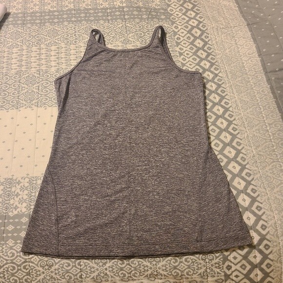 Lululemon Back at it Again tank size 2 - Picture 3 of 7